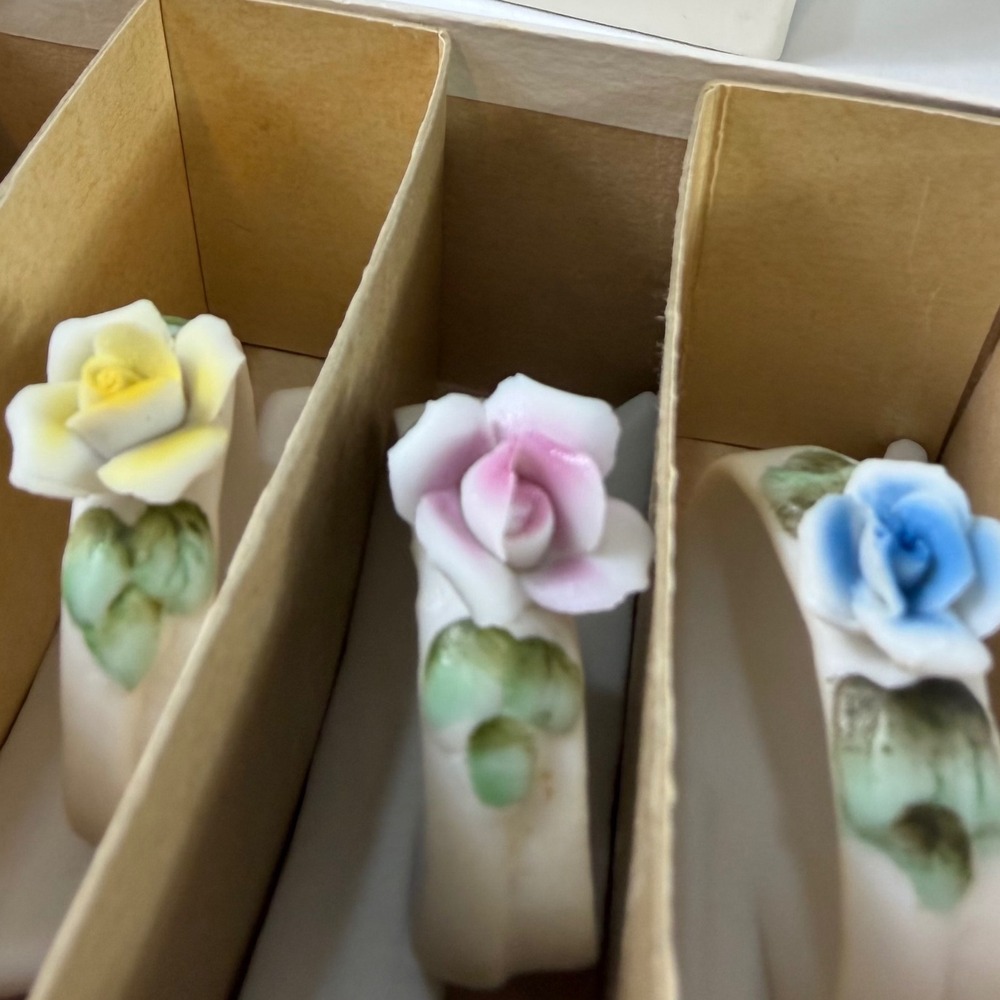 16 Vintage Porcelain Rose Napkin Rings Floral Ribbon Scroll‎ Set Made in Japan